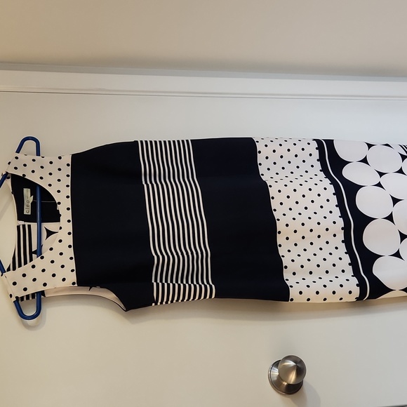 Navy and white dress - Picture 3 of 8